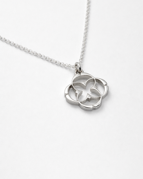 Caluís Signature Pendant in Silver or 18K Gold